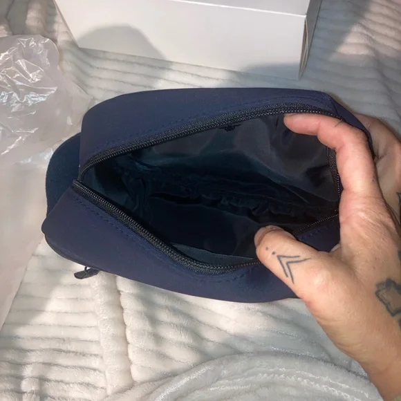 Dior Men's Deep Blue Toiletry Bag - Picture 2 of 5